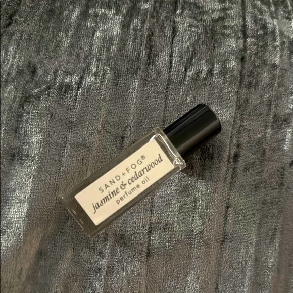 Sand + Fog Jasmine & Cedarwood Oil 5ml - Picture 1 of 1